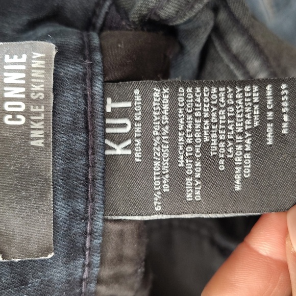 Kut from the Kloth Connie ankle skinny size 4 dark wash mid rise - Picture 4 of 4